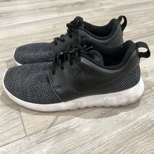 Nike Roshe dark gray and black leather knit